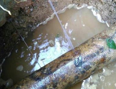 顺河楼顶渗水维修公司分享下地暖漏水的原因及检测方法。